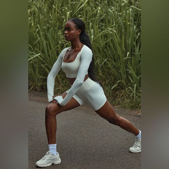 NWT Monday Body Runyon Canyon Bolero - Ivory - Picture 2 of 5